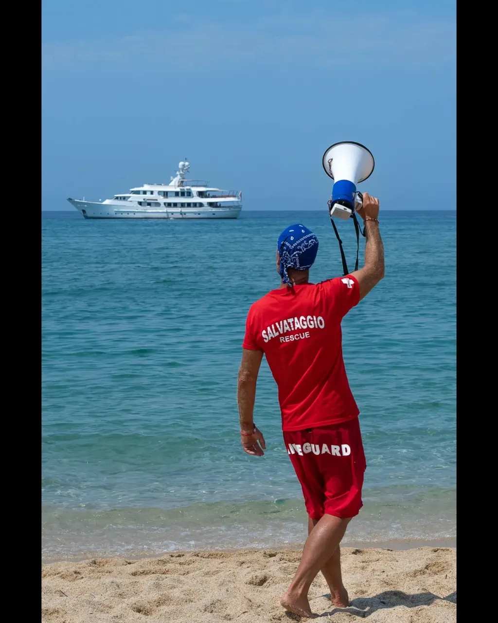 Il bagnino in azione